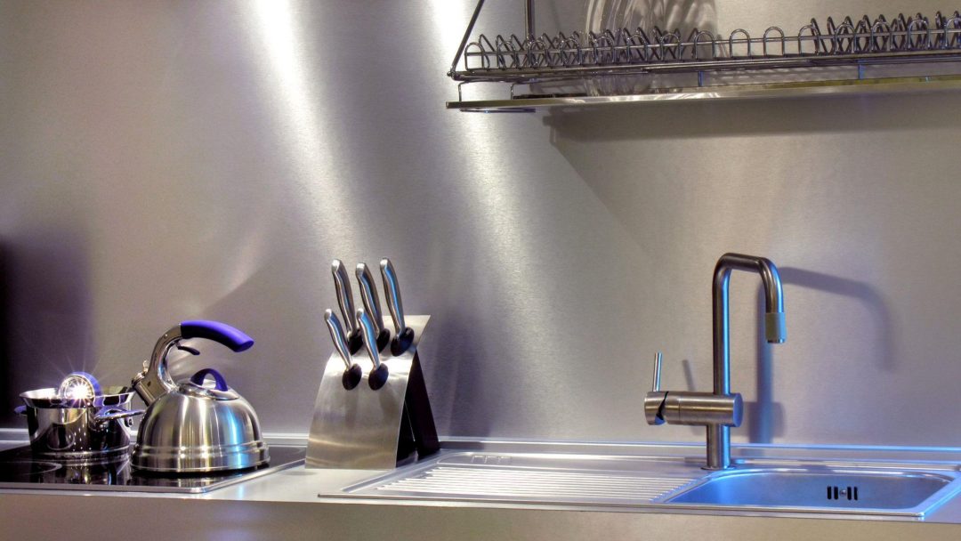 7 Differences Between Cheap & Expensive Stainless Steel Kitchen Sinks